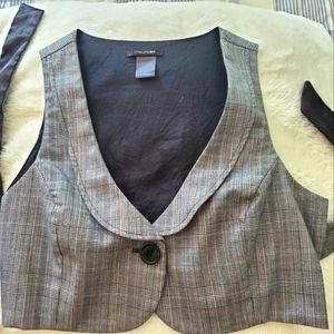 Cropped vest